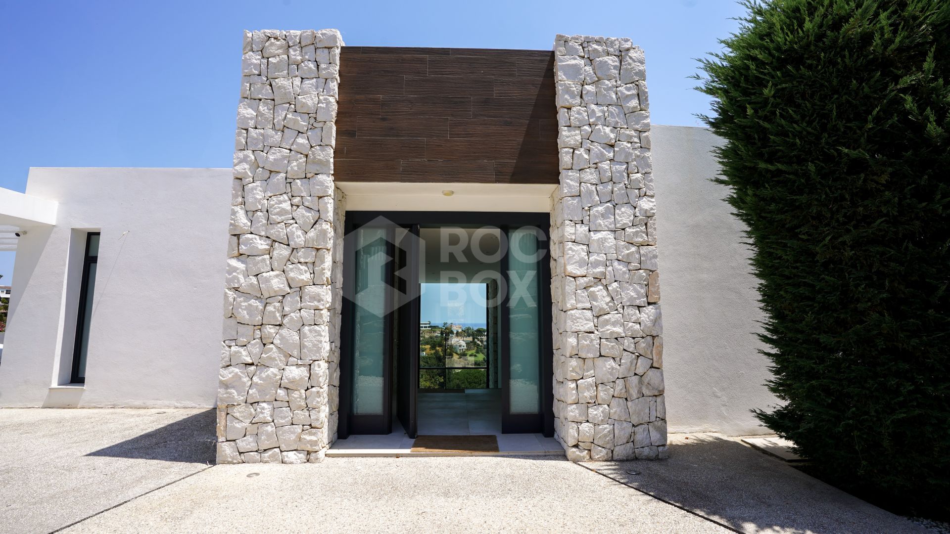 Luxury Villa with Panoramic Views in La Alqueria, Benahavis