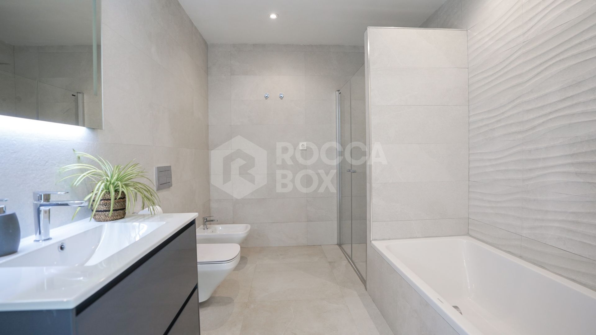 Luxury Villa with Panoramic Views in La Alqueria, Benahavis