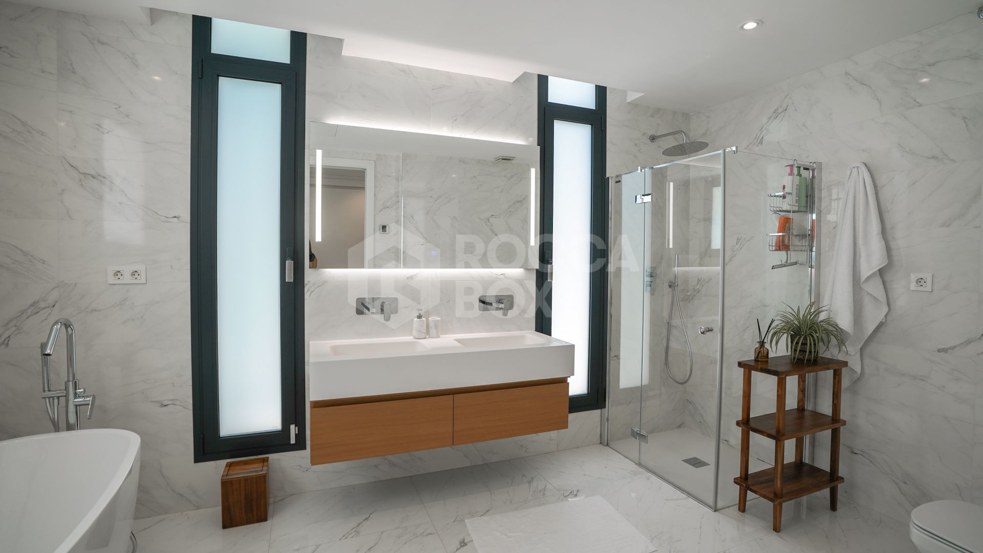 Luxury Villa with Panoramic Views in La Alqueria, Benahavis