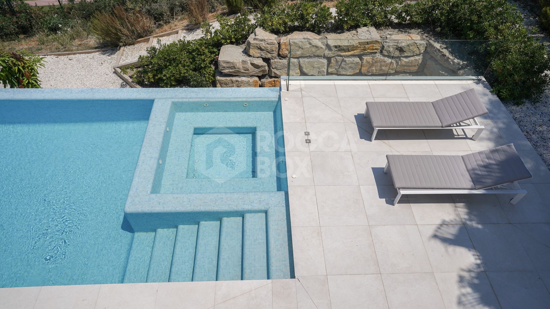 Luxury Villa with Panoramic Views in La Alqueria, Benahavis