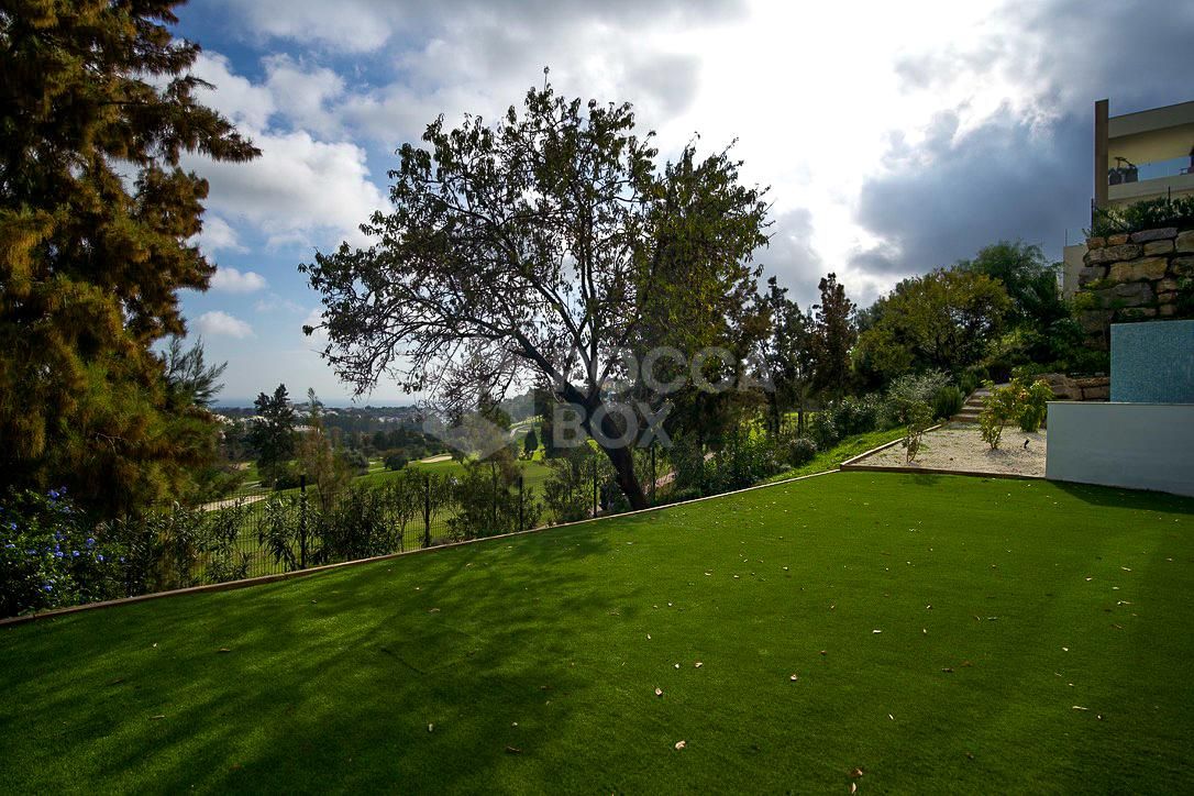 Luxury Villa with Panoramic Views in La Alqueria, Benahavis