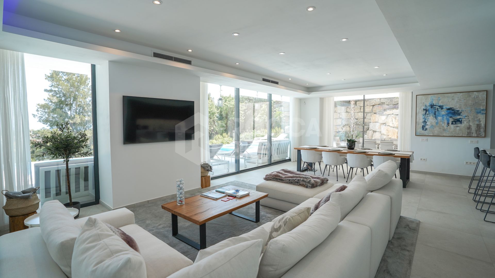 Luxury Villa with Panoramic Views in La Alqueria, Benahavis