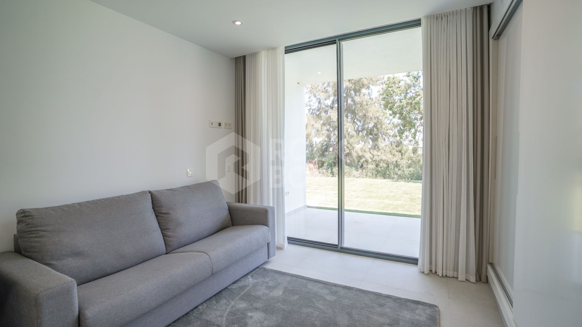 Luxury Villa with Panoramic Views in La Alqueria, Benahavis