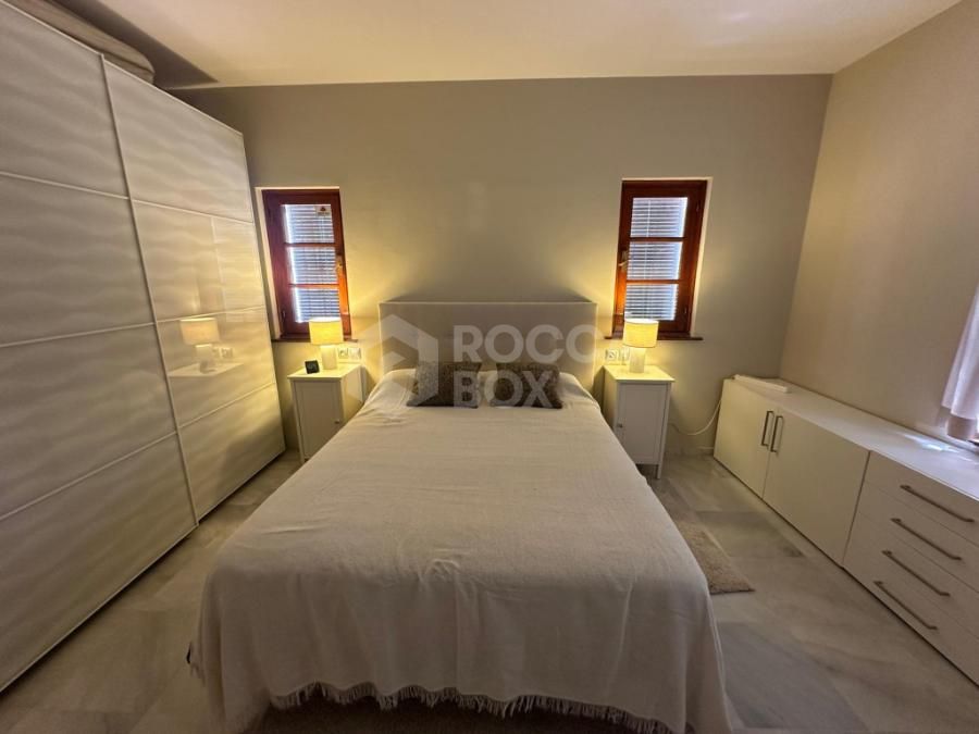 Apartment with sea views in La Heredia, Benahavis