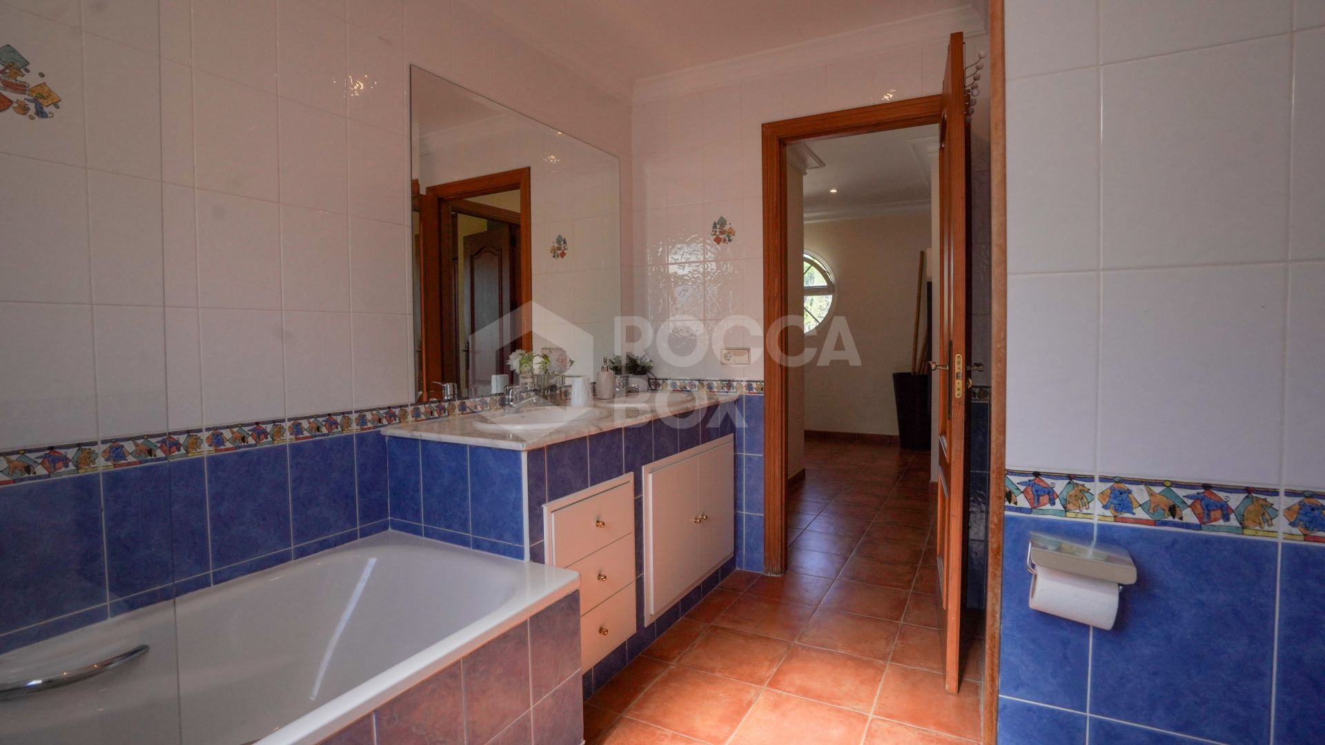 4-Bedroom Villa in Nueva Andalucía – Prime Location & Exceptional Value