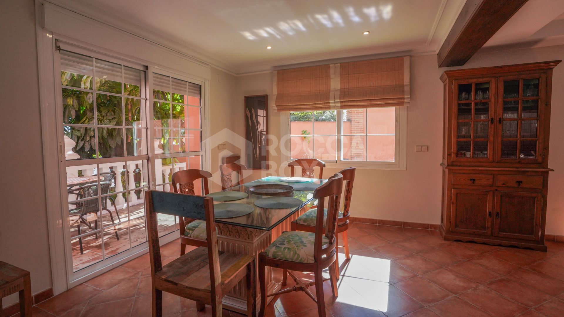 4-Bedroom Villa in Nueva Andalucía – Prime Location & Exceptional Value