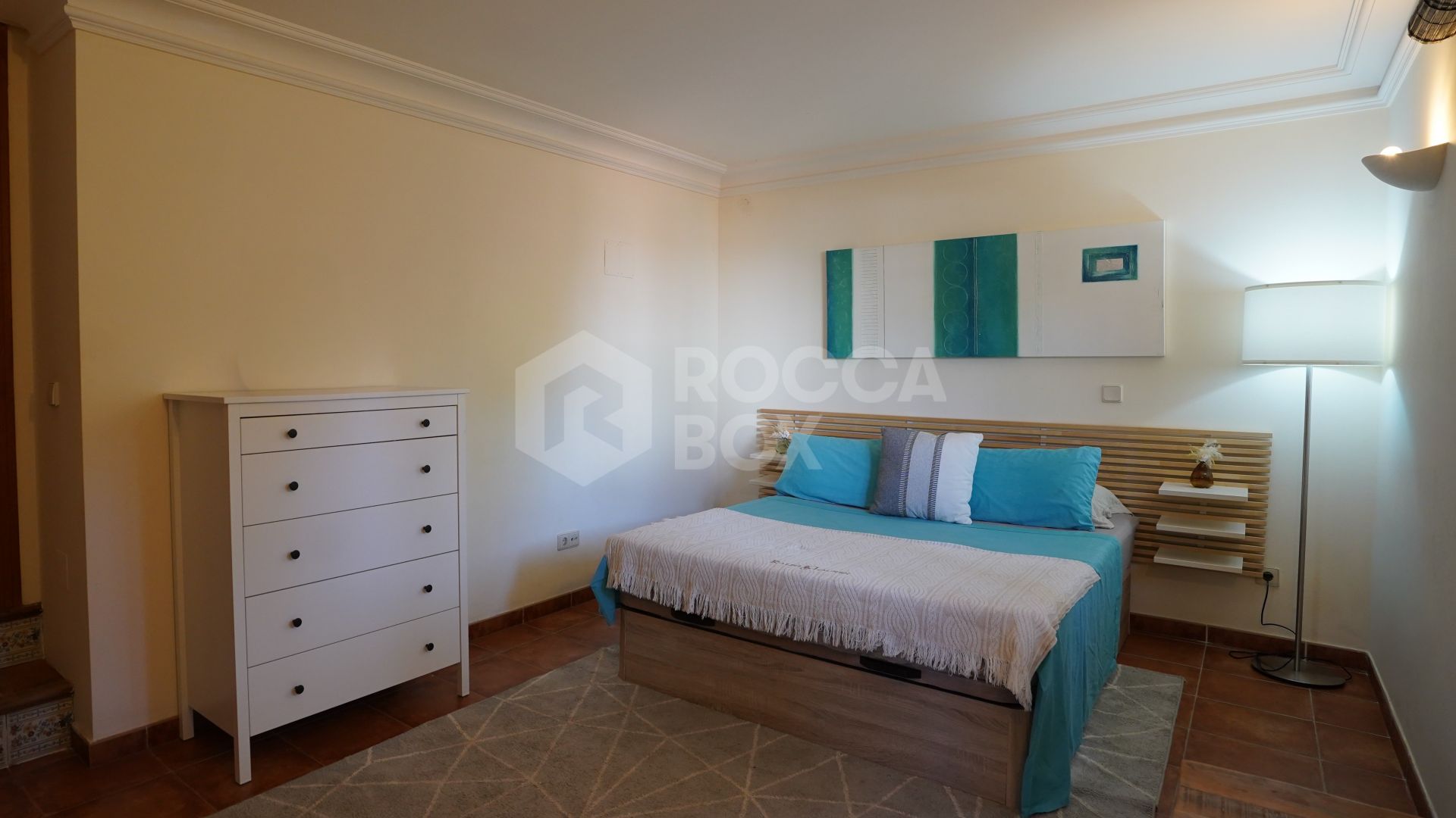 4-Bedroom Villa in Nueva Andalucía – Prime Location & Exceptional Value