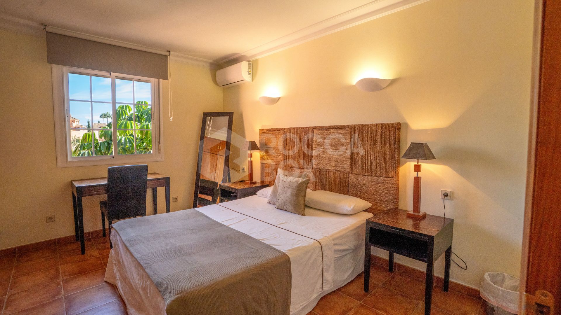 4-Bedroom Villa in Nueva Andalucía – Prime Location & Exceptional Value