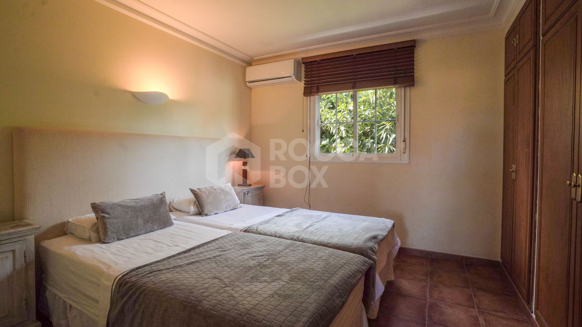 4-Bedroom Villa in Nueva Andalucía – Prime Location & Exceptional Value