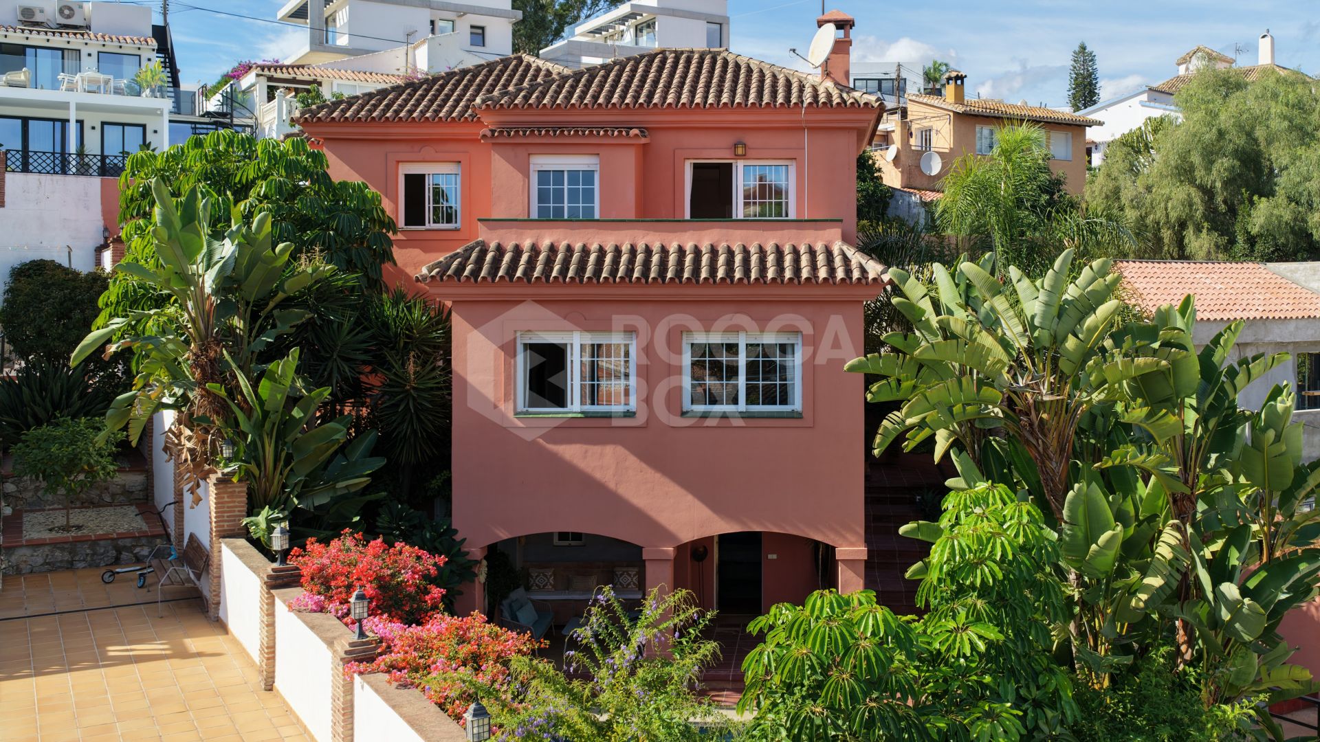 4-Bedroom Villa in Nueva Andalucía – Prime Location & Exceptional Value