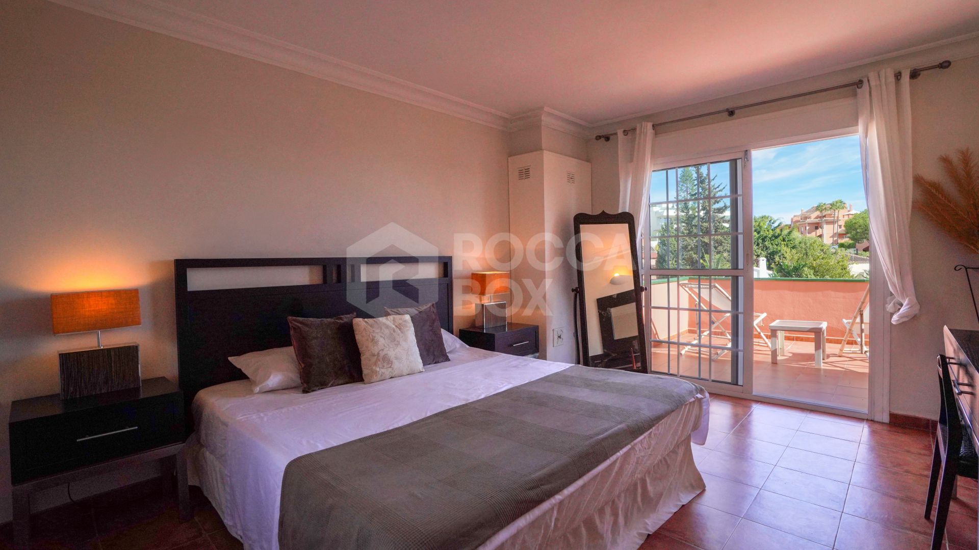 4-Bedroom Villa in Nueva Andalucía – Prime Location & Exceptional Value