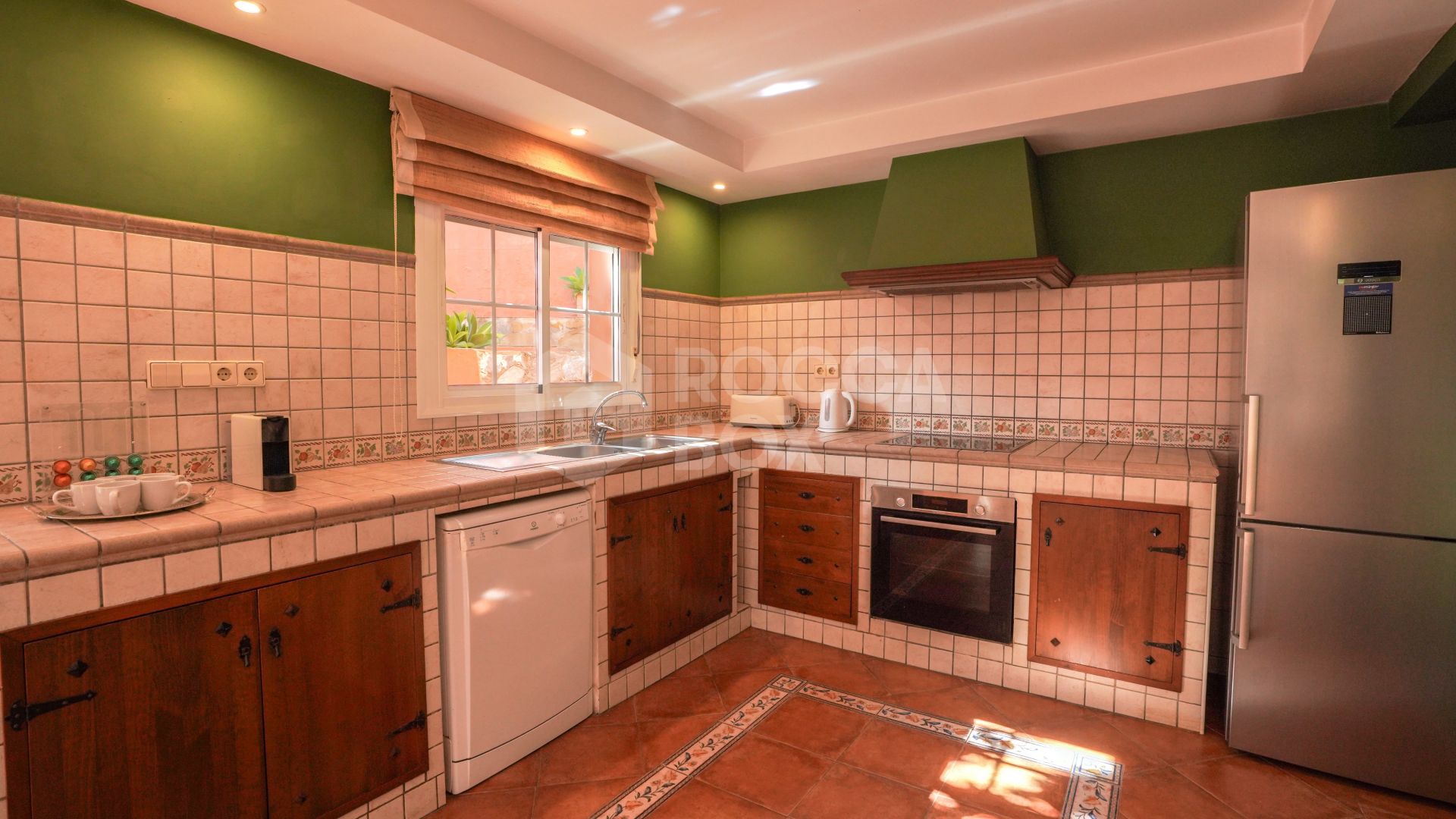 4-Bedroom Villa in Nueva Andalucía – Prime Location & Exceptional Value