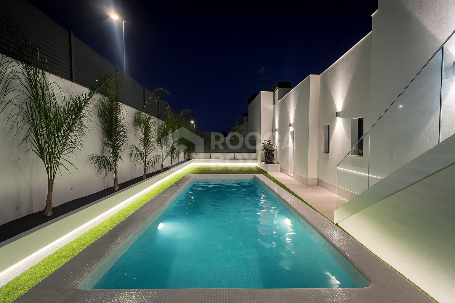 Sophisticated Duplex Penthouse with Private Pool & Panoramic Views in La Quinta