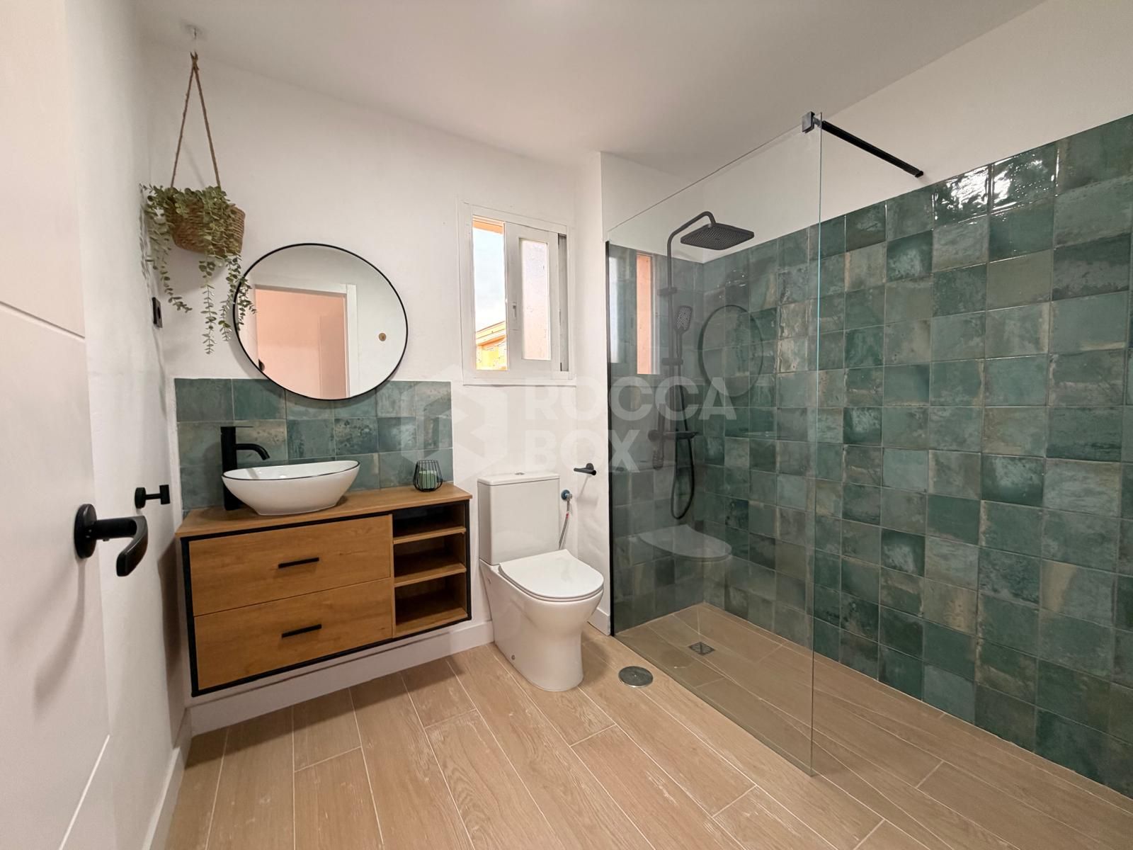 Stunning Renovated 3-Bedroom Apartment with Sea Views in Estepona