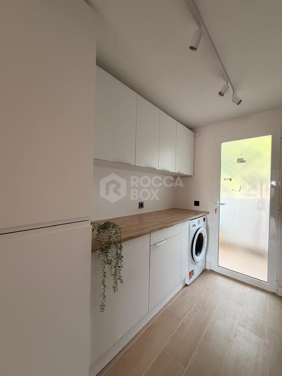 Stunning Renovated 3-Bedroom Apartment with Sea Views in Estepona