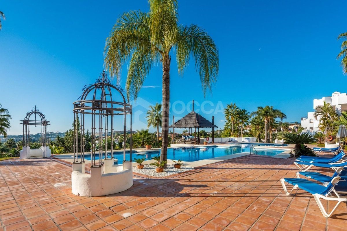 Elegant Ground-Floor Apartment with Private Garden in Nueva Andalucía