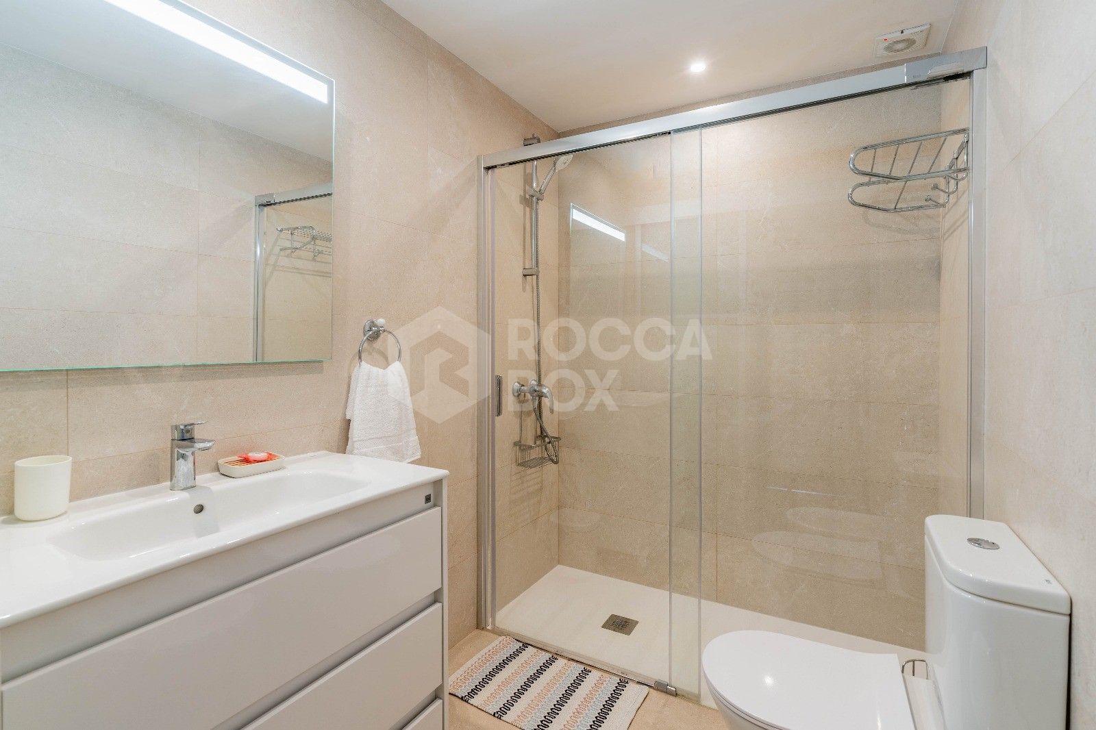 Beautiful Townhouse in Prime Location - Perfect for families