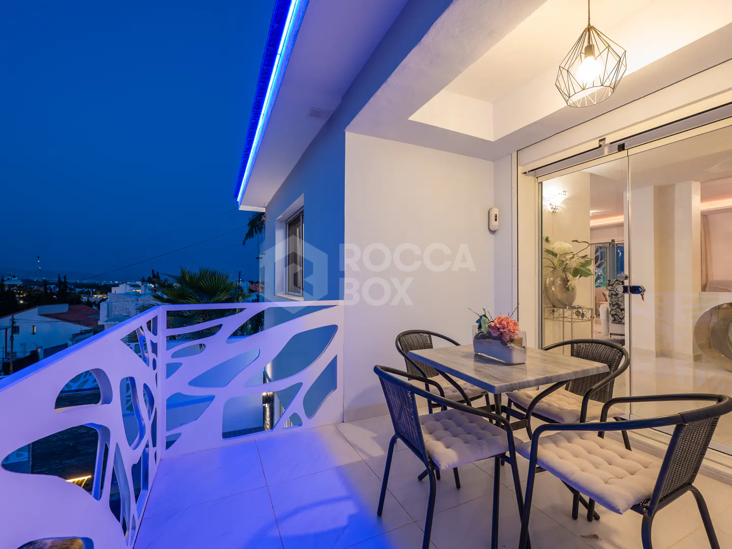 Elegant Modern Villa with Panoramic Sea & Mountain Views in Nueva Andalucía