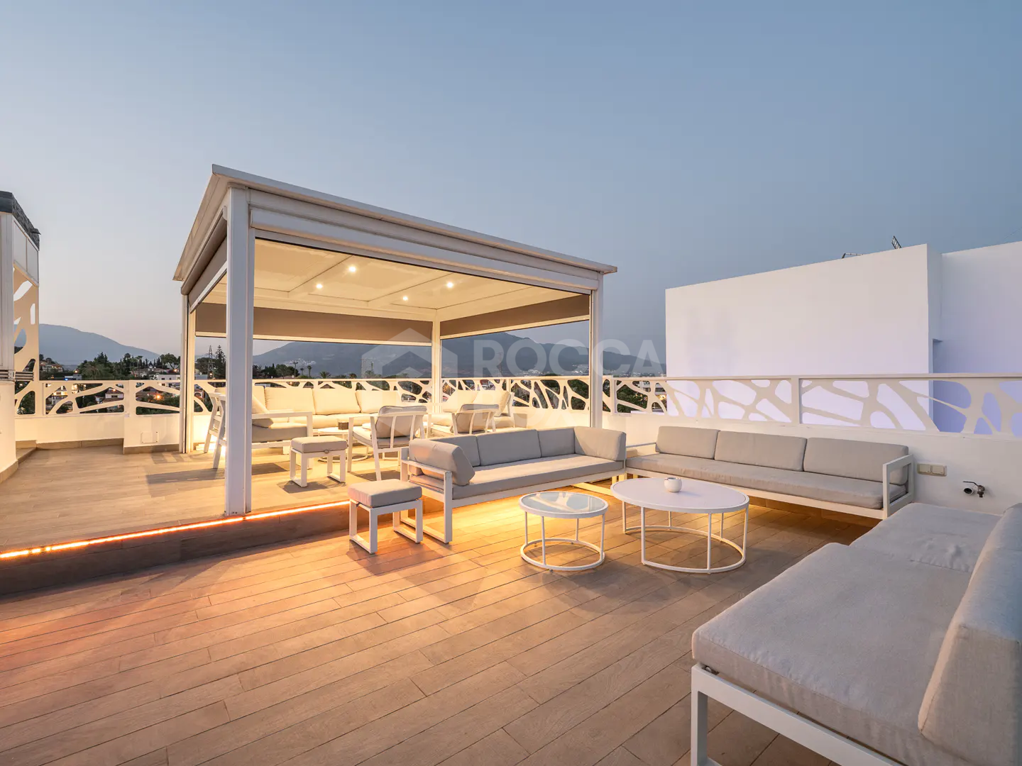 Elegant Modern Villa with Panoramic Sea & Mountain Views in Nueva Andalucía