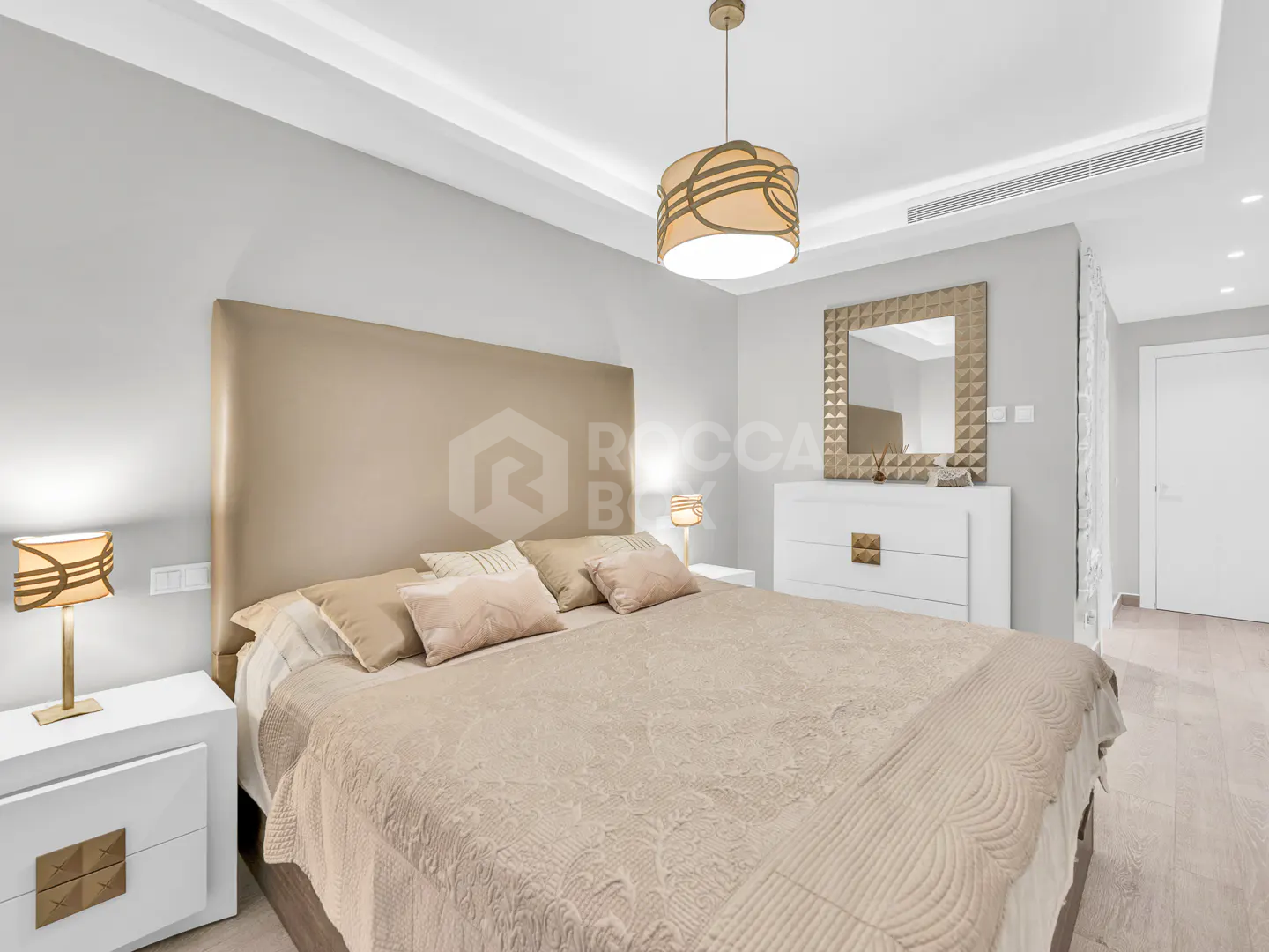 Elegant Modern Villa with Panoramic Sea & Mountain Views in Nueva Andalucía