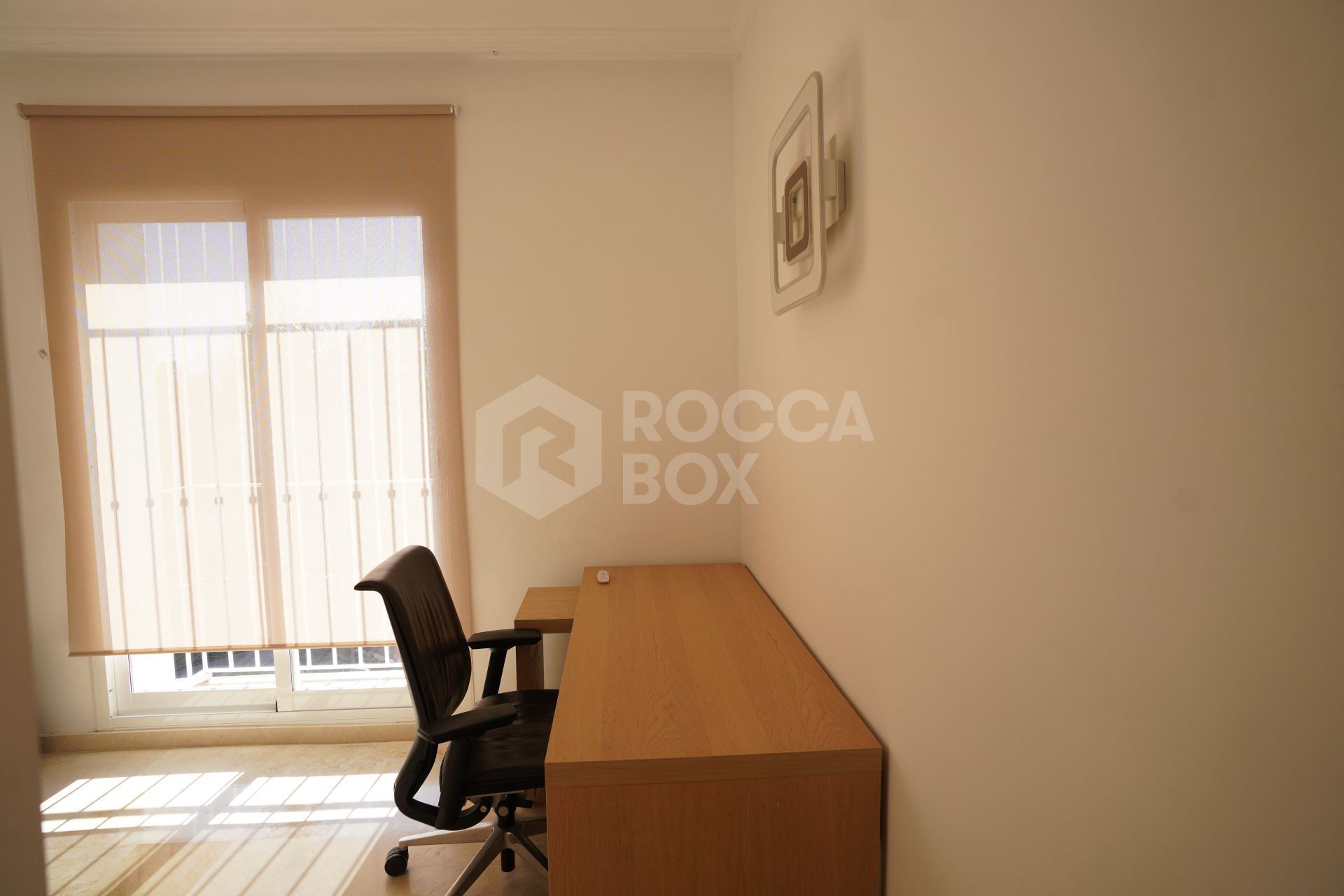 Elegant Townhouse Near Puerto Banús with Terrace, Garage & Pools