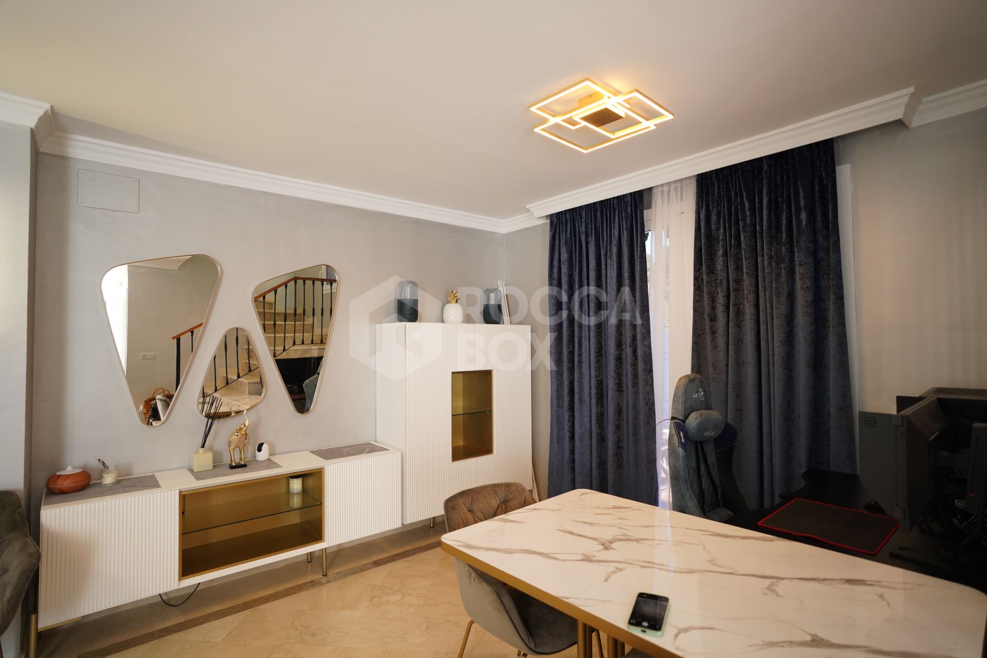 Elegant Townhouse Near Puerto Banús with Terrace, Garage & Pools