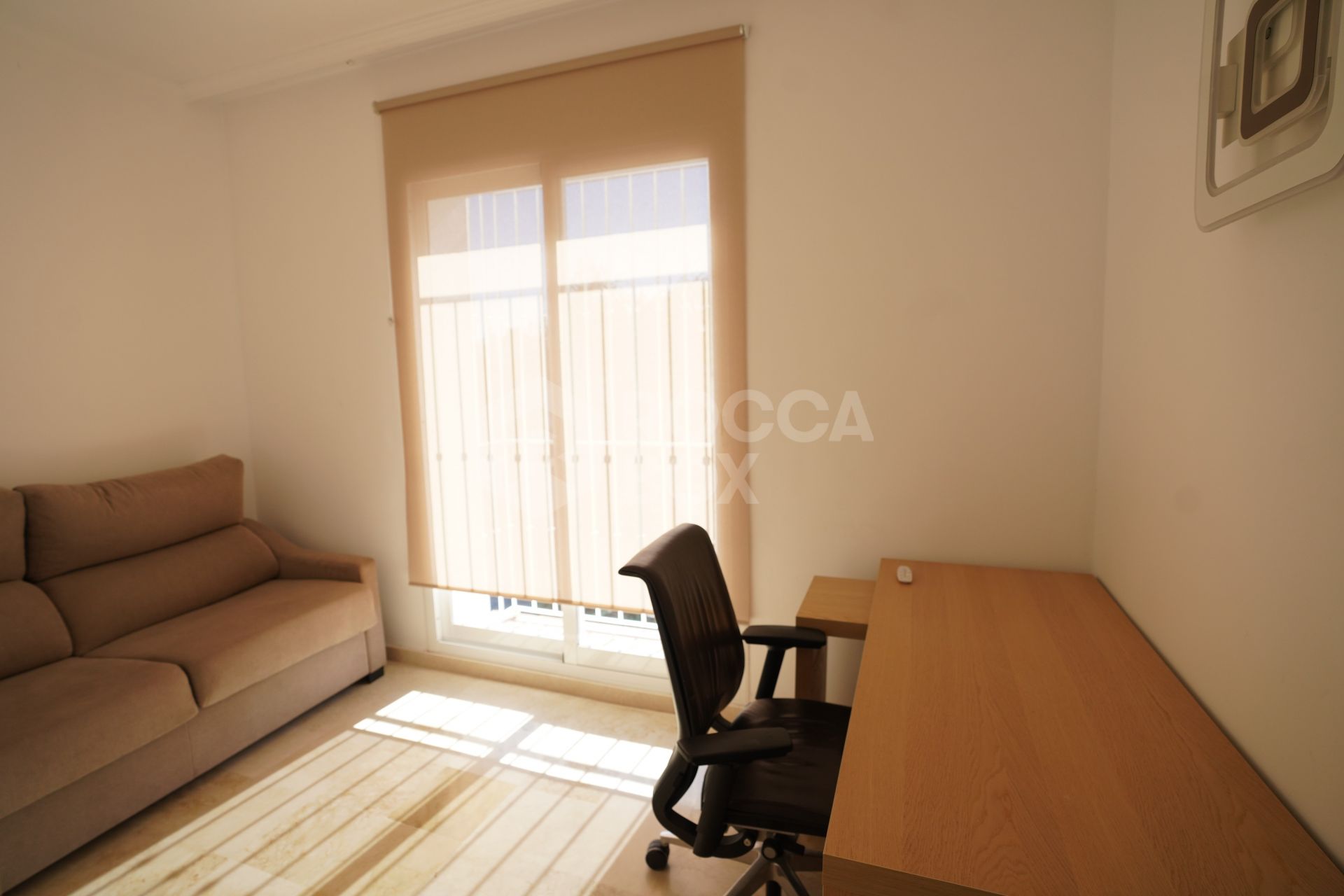 Elegant Townhouse Near Puerto Banús with Terrace, Garage & Pools