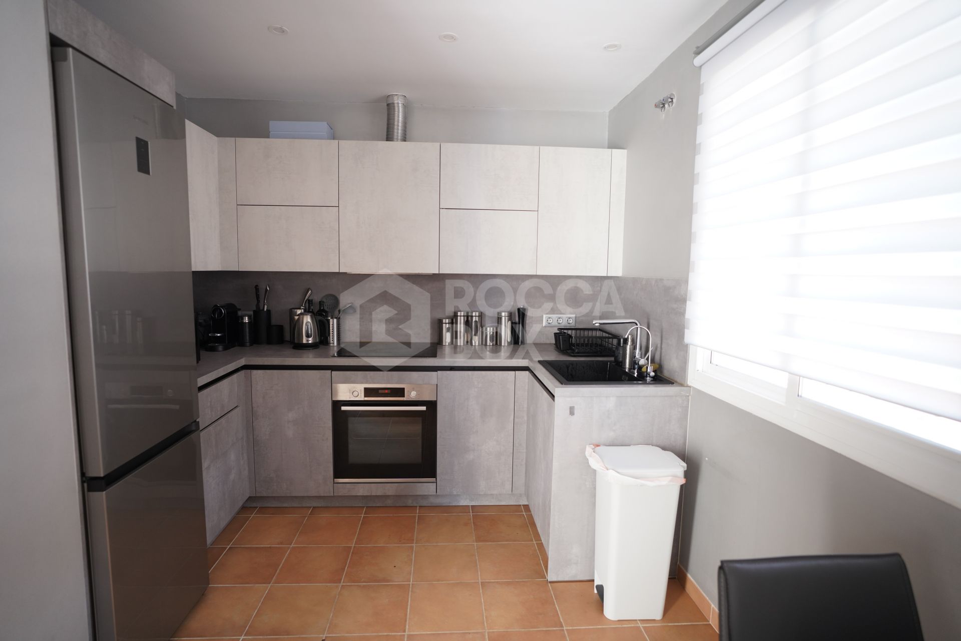 Elegant Townhouse Near Puerto Banús with Terrace, Garage & Pools