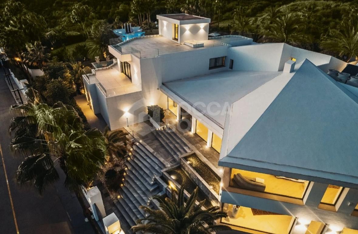 Incredible Mansion of 8 rooms with Tennis, Spa, Cinema and Private Gym