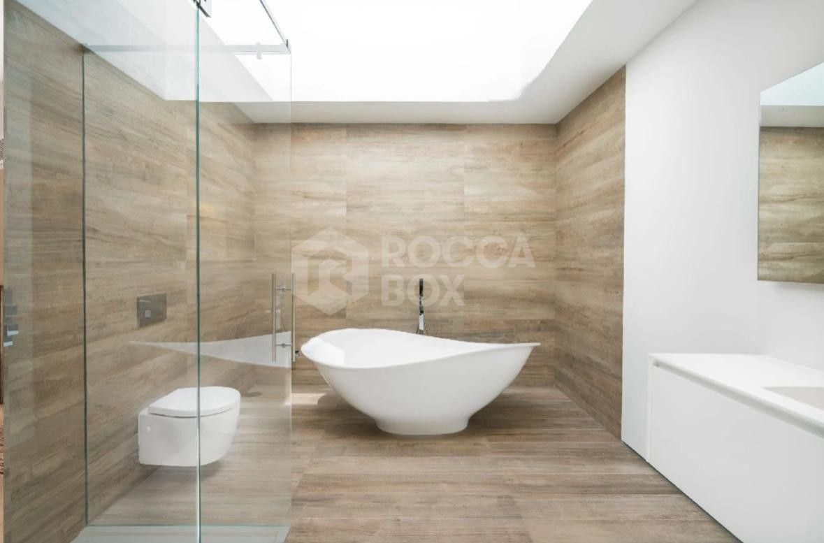 Incredible Mansion of 8 rooms with Tennis, Spa, Cinema and Private Gym