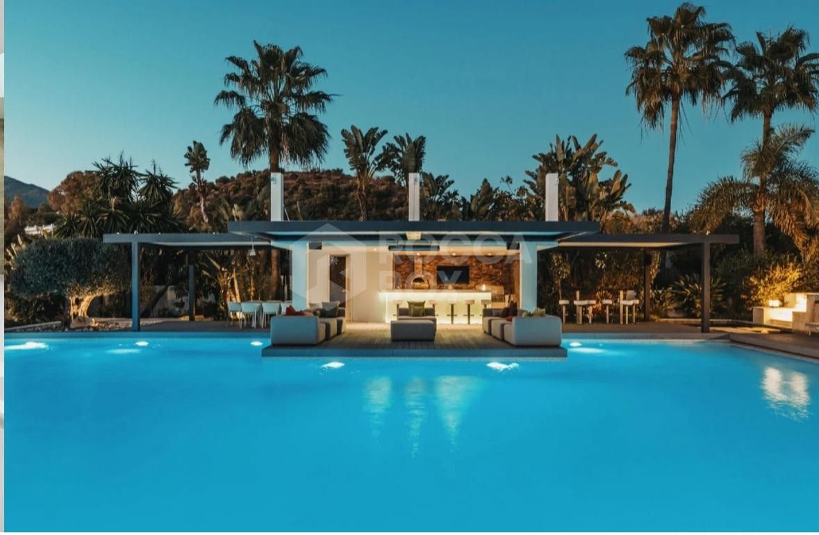 Incredible Mansion of 8 rooms with Tennis, Spa, Cinema and Private Gym