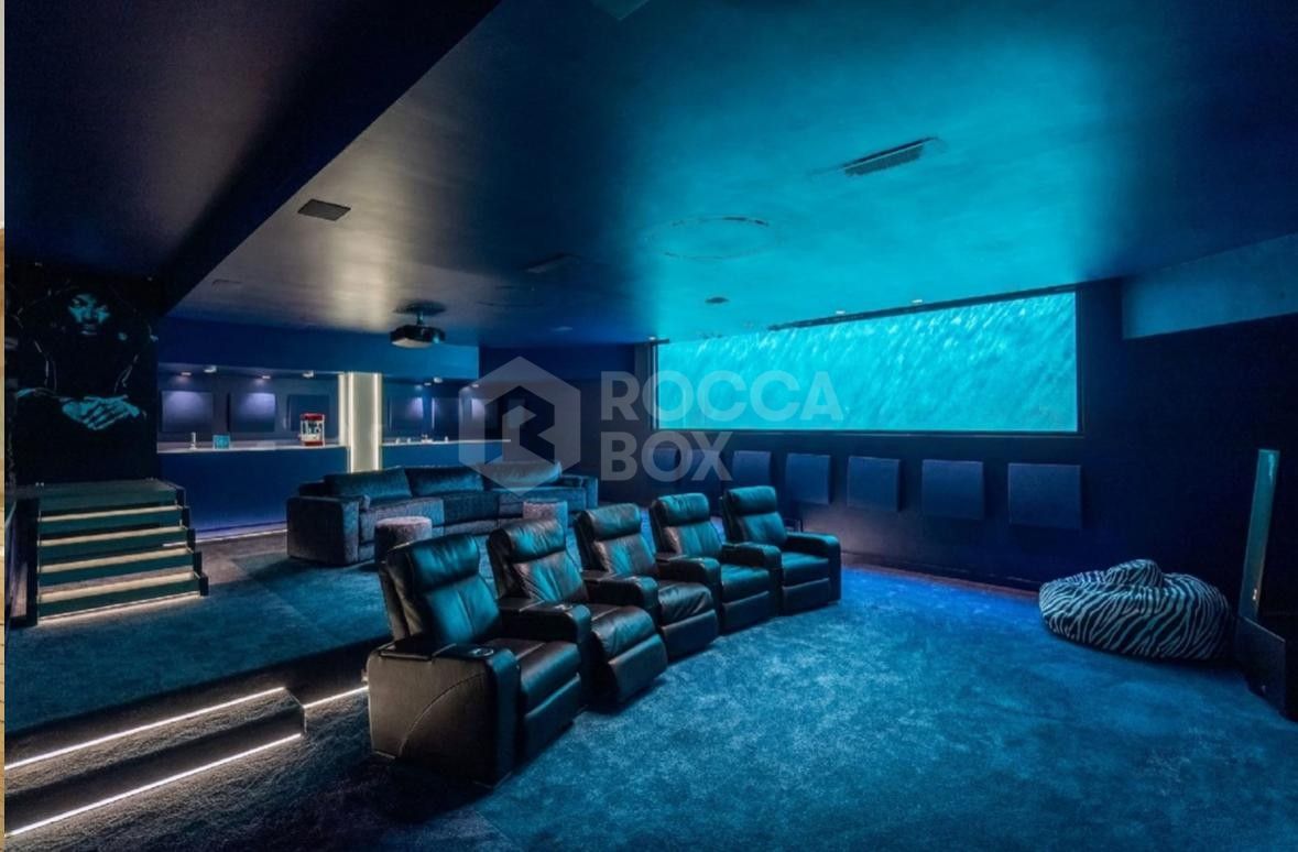 Incredible Mansion of 8 rooms with Tennis, Spa, Cinema and Private Gym