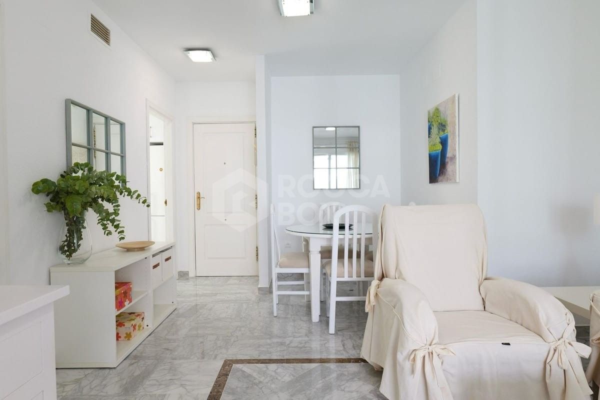 Bright 2 Bedroom Apartment in Alcazaba, Puerto Banus