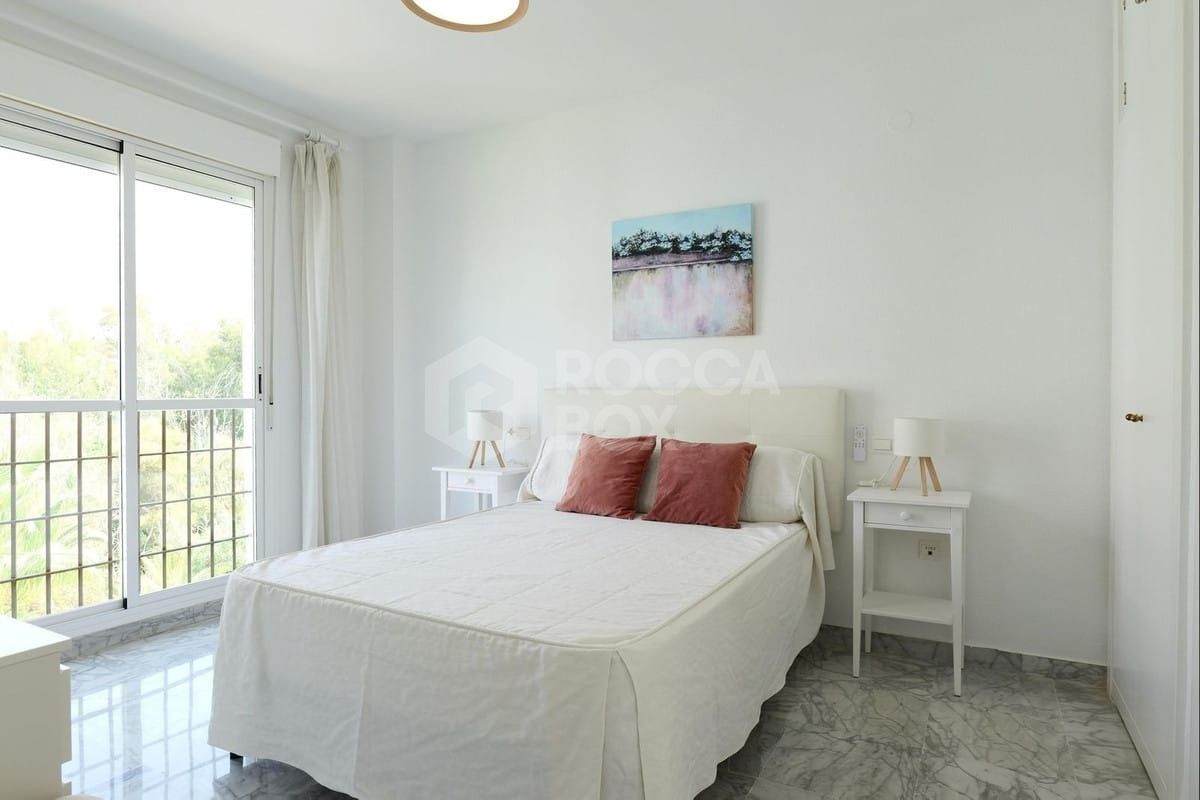 Bright 2 Bedroom Apartment in Alcazaba, Puerto Banus