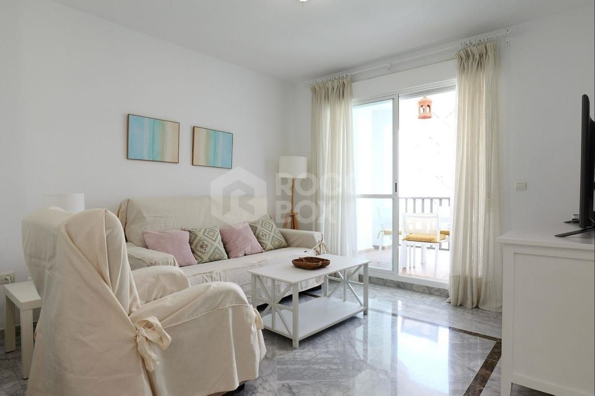 Bright 2 Bedroom Apartment in Alcazaba, Puerto Banus