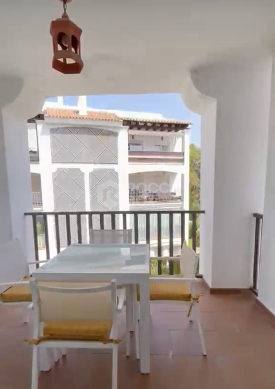 Bright 2 Bedroom Apartment in Alcazaba, Puerto Banus