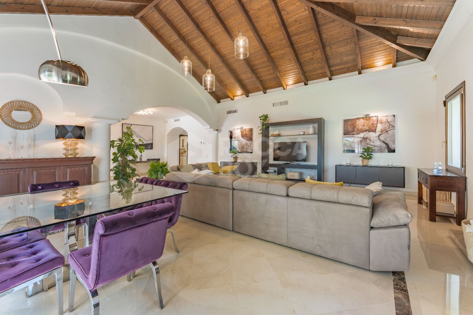 Andalusian-Style Villa with Six Bedrooms in A Prime Location