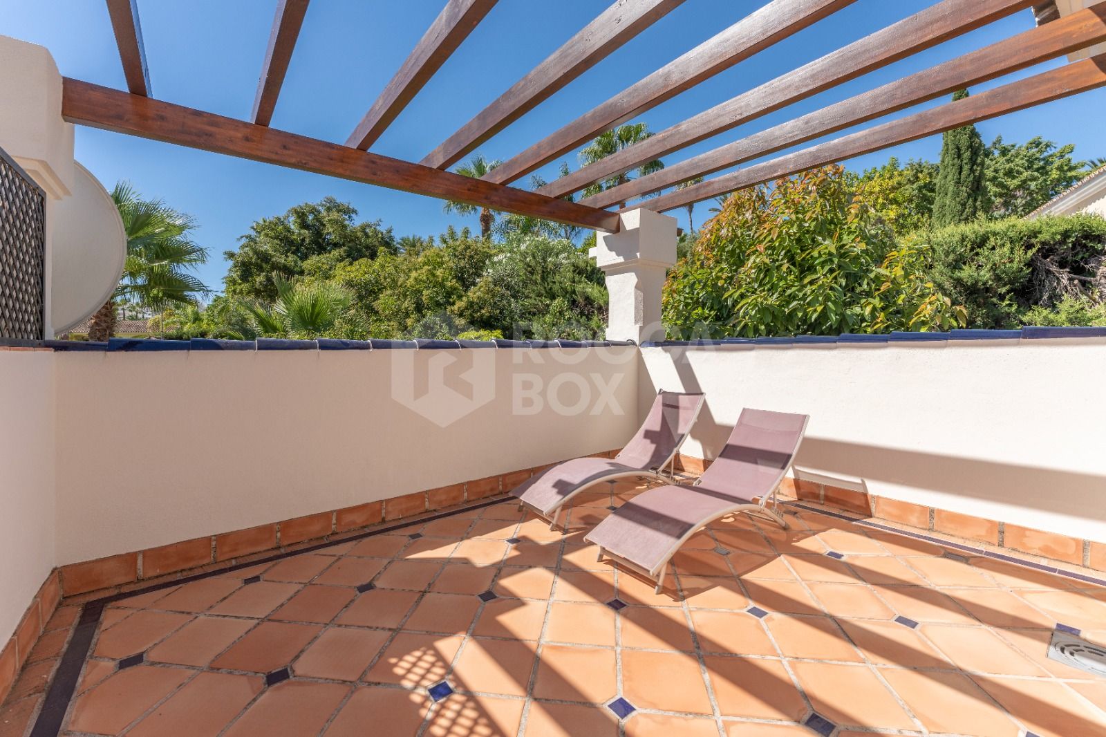 Andalusian-Style Villa with Six Bedrooms in A Prime Location