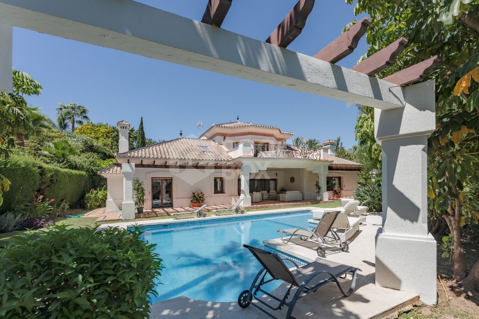 Andalusian-Style Villa with Six Bedrooms in A Prime Location