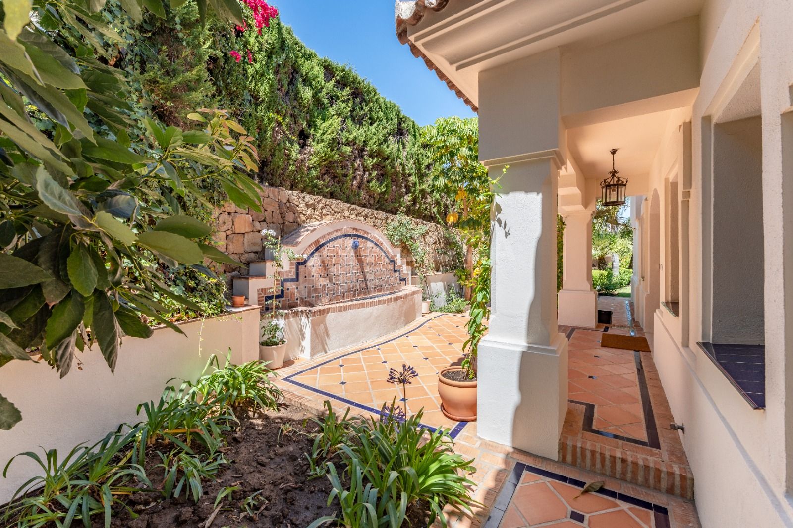 Andalusian-Style Villa with Six Bedrooms in A Prime Location