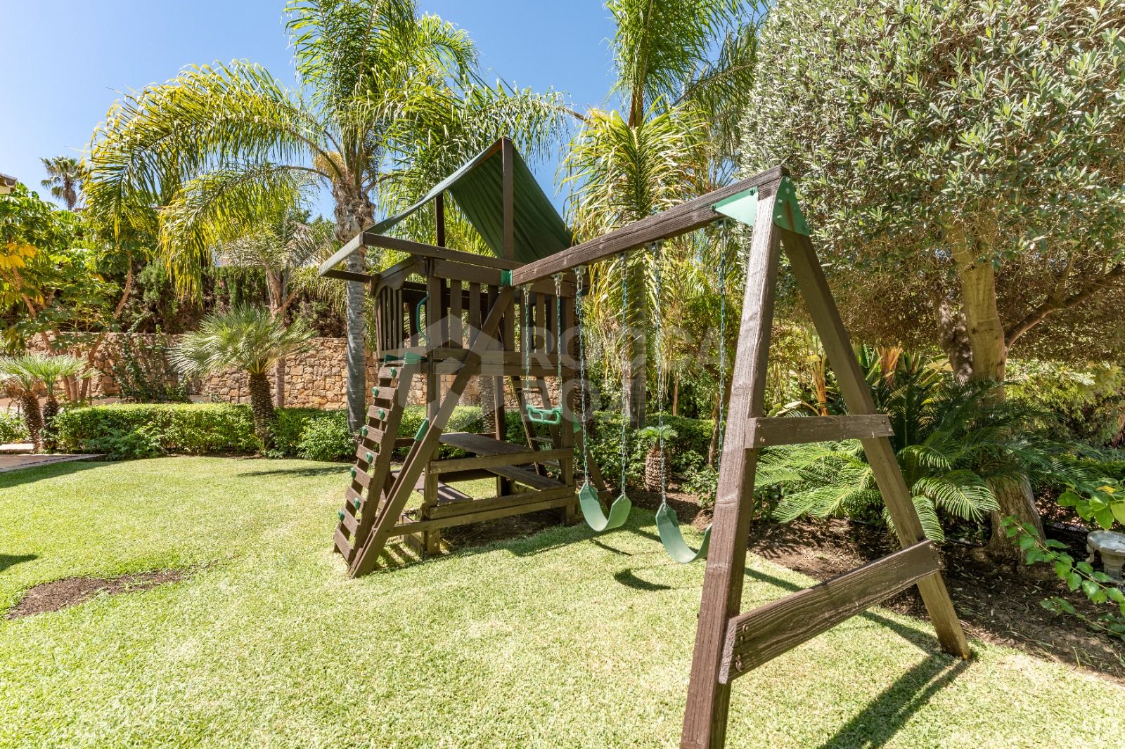 Andalusian-Style Villa with Six Bedrooms in A Prime Location