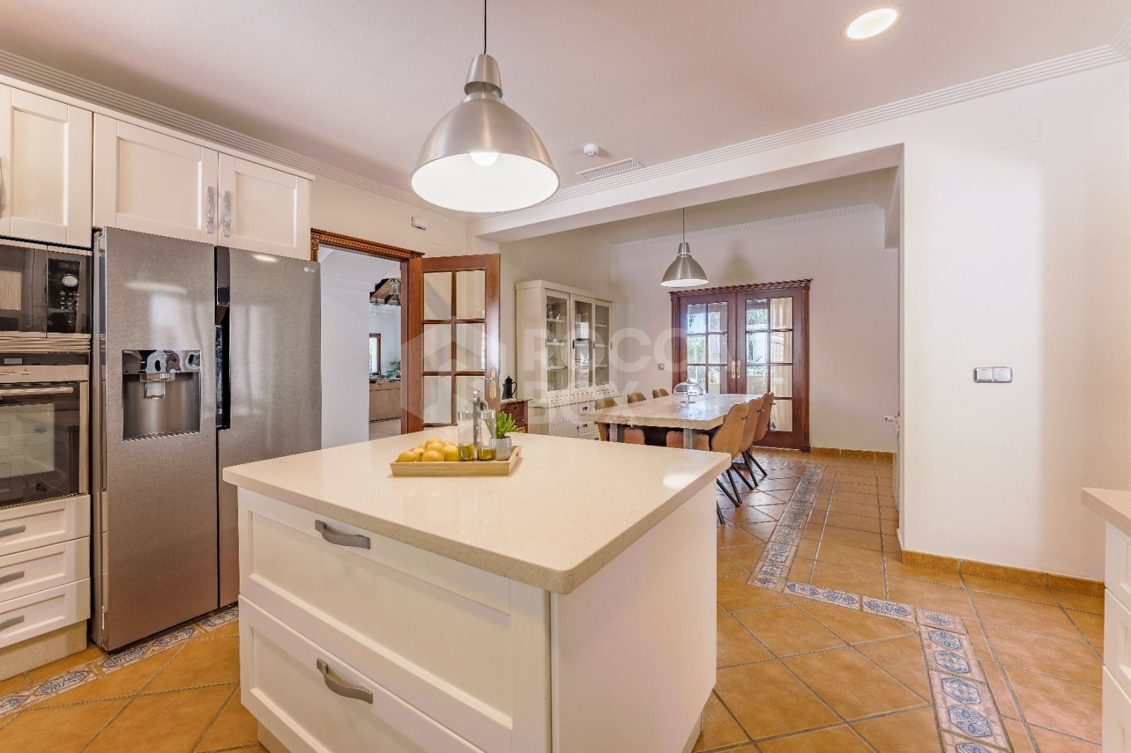 Andalusian-Style Villa with Six Bedrooms in A Prime Location