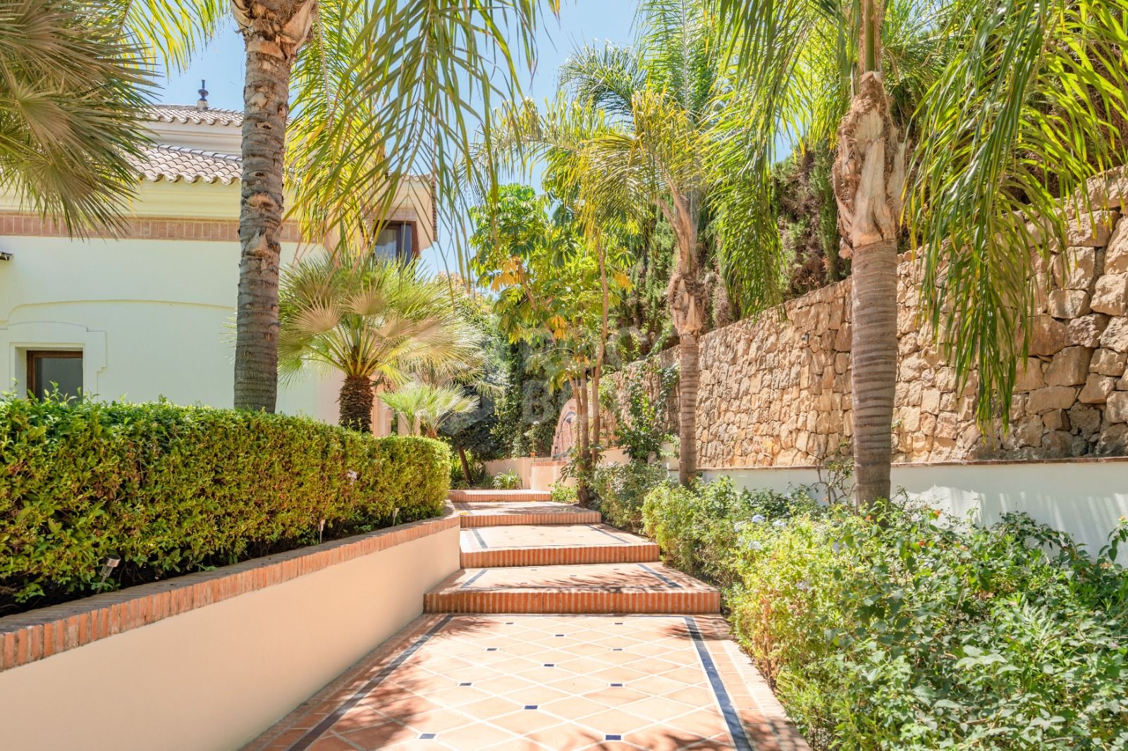 Andalusian-Style Villa with Six Bedrooms in A Prime Location