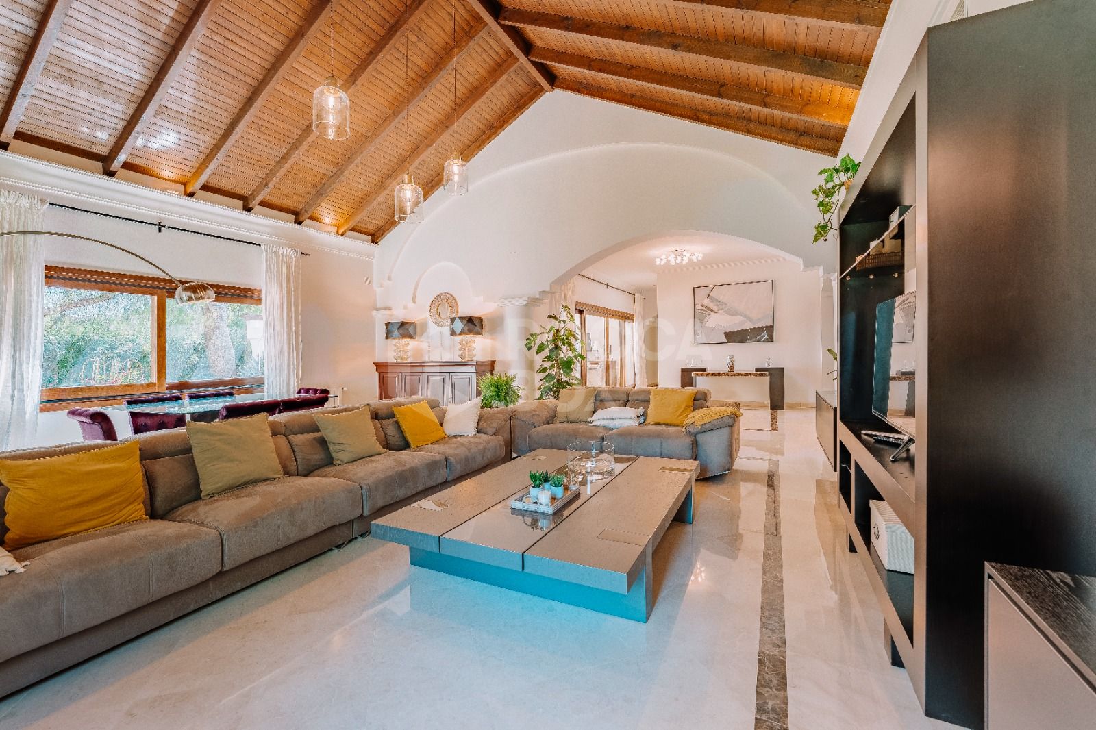 Andalusian-Style Villa with Six Bedrooms in A Prime Location