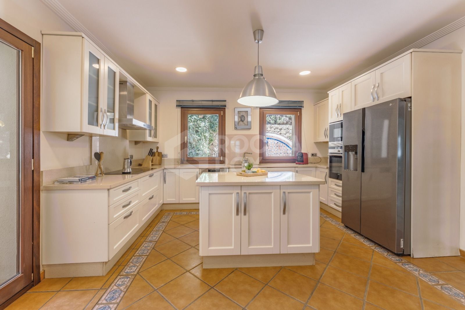 Andalusian-Style Villa with Six Bedrooms in A Prime Location