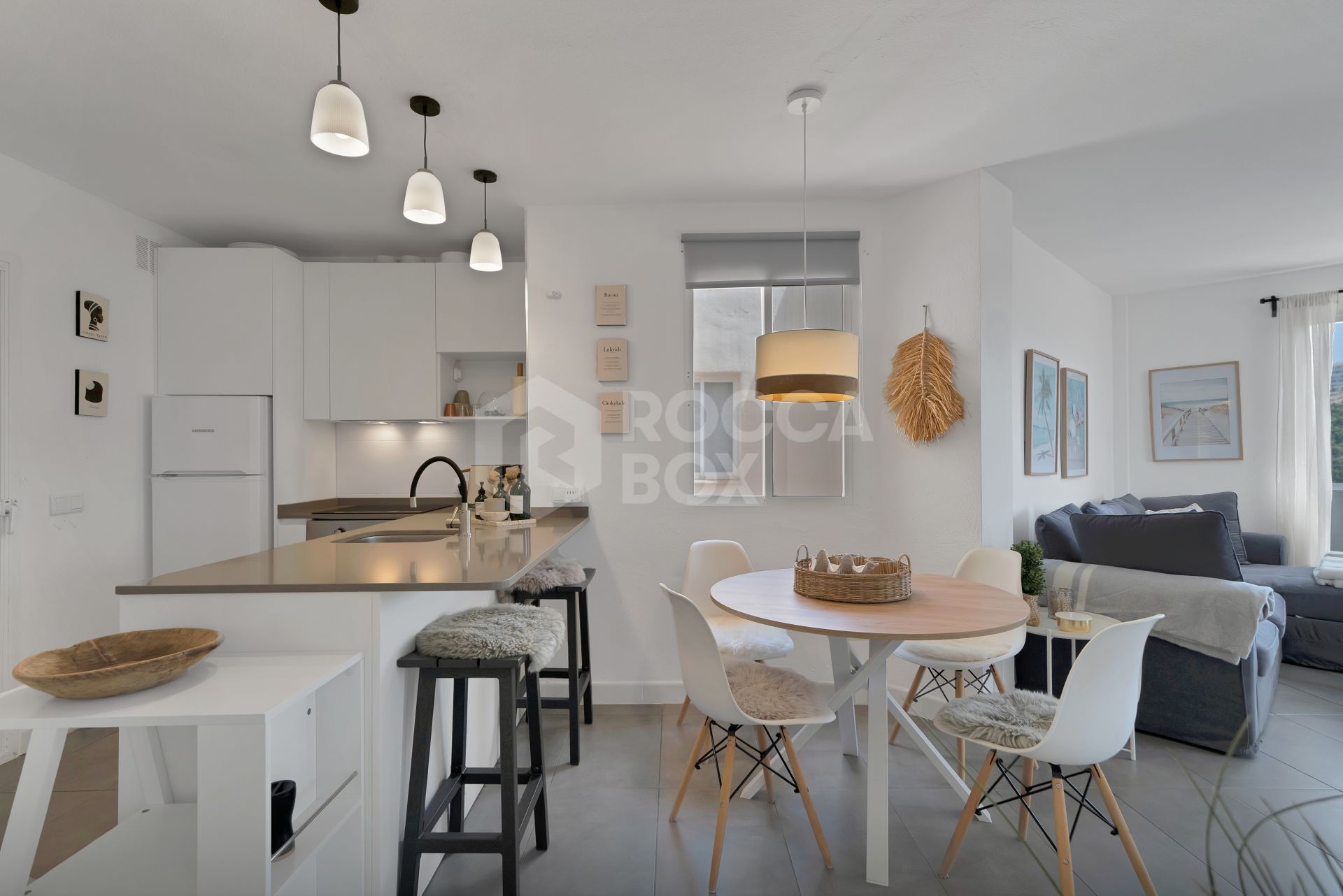 Modern Apartment with Bright Interiors in Riviera del Sol