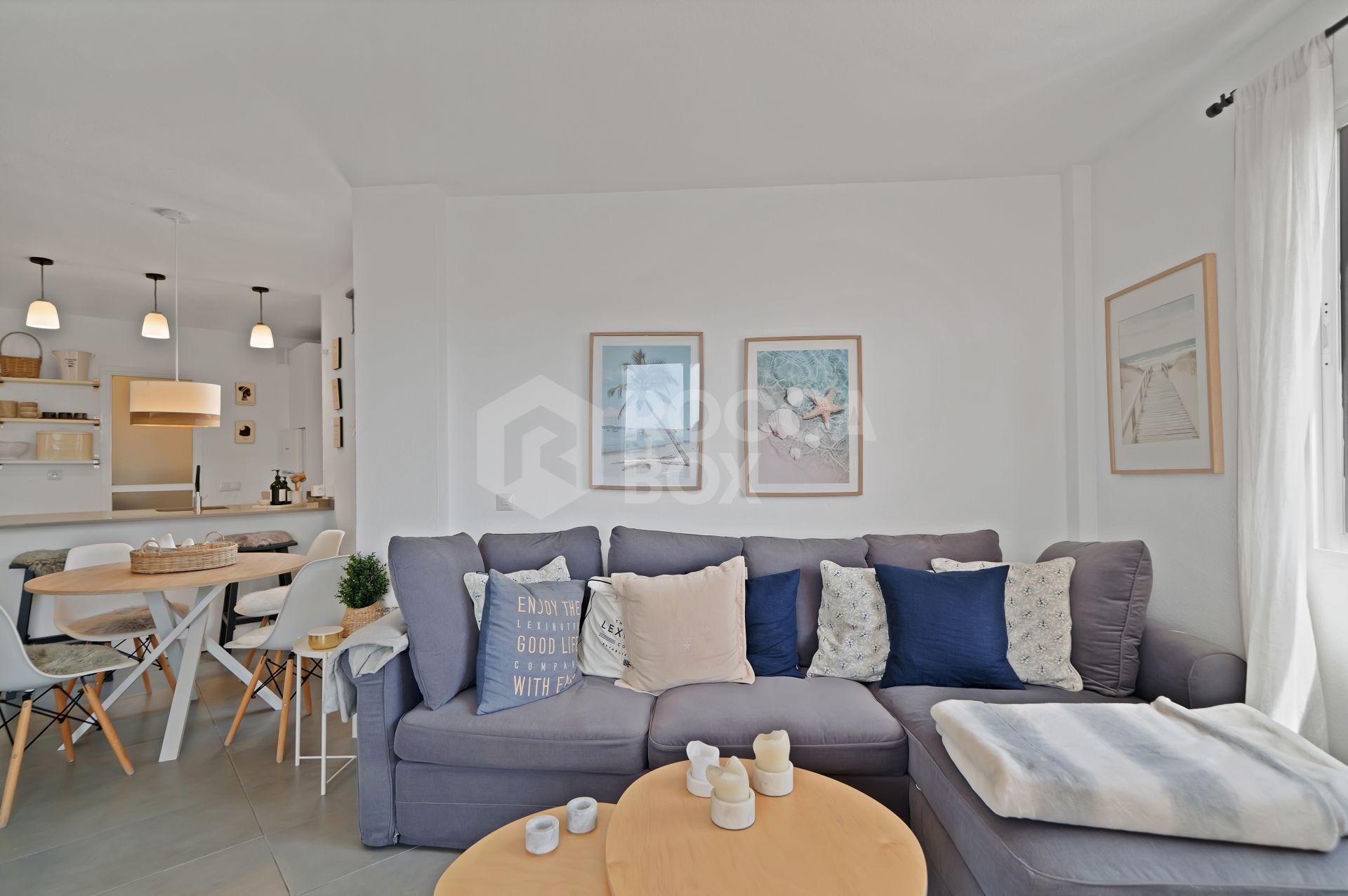 Modern Apartment with Bright Interiors in Riviera del Sol