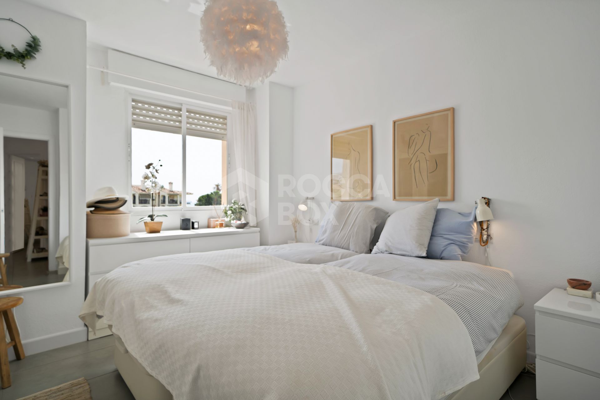 Modern Apartment with Bright Interiors in Riviera del Sol