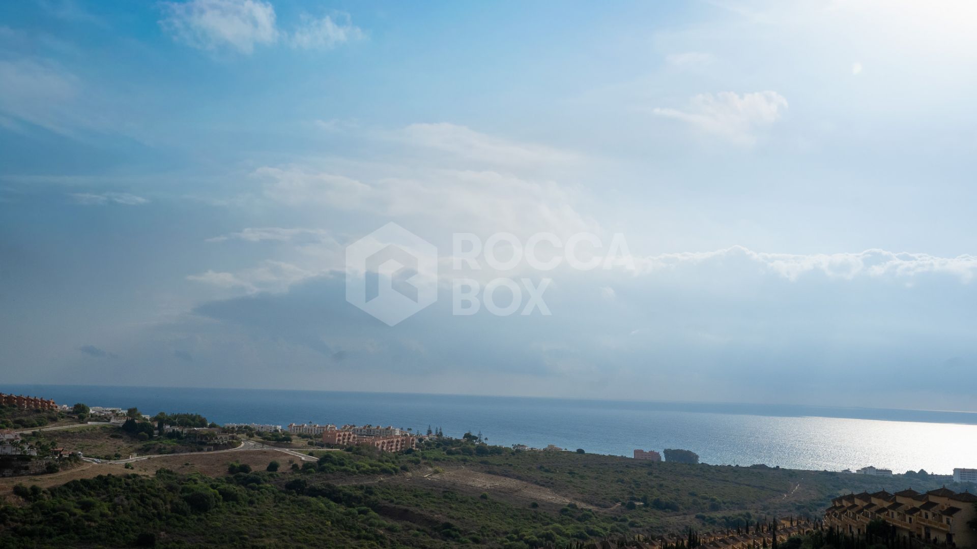 Elegant New-Build Apartment with Sea Views – 3 Bedrooms