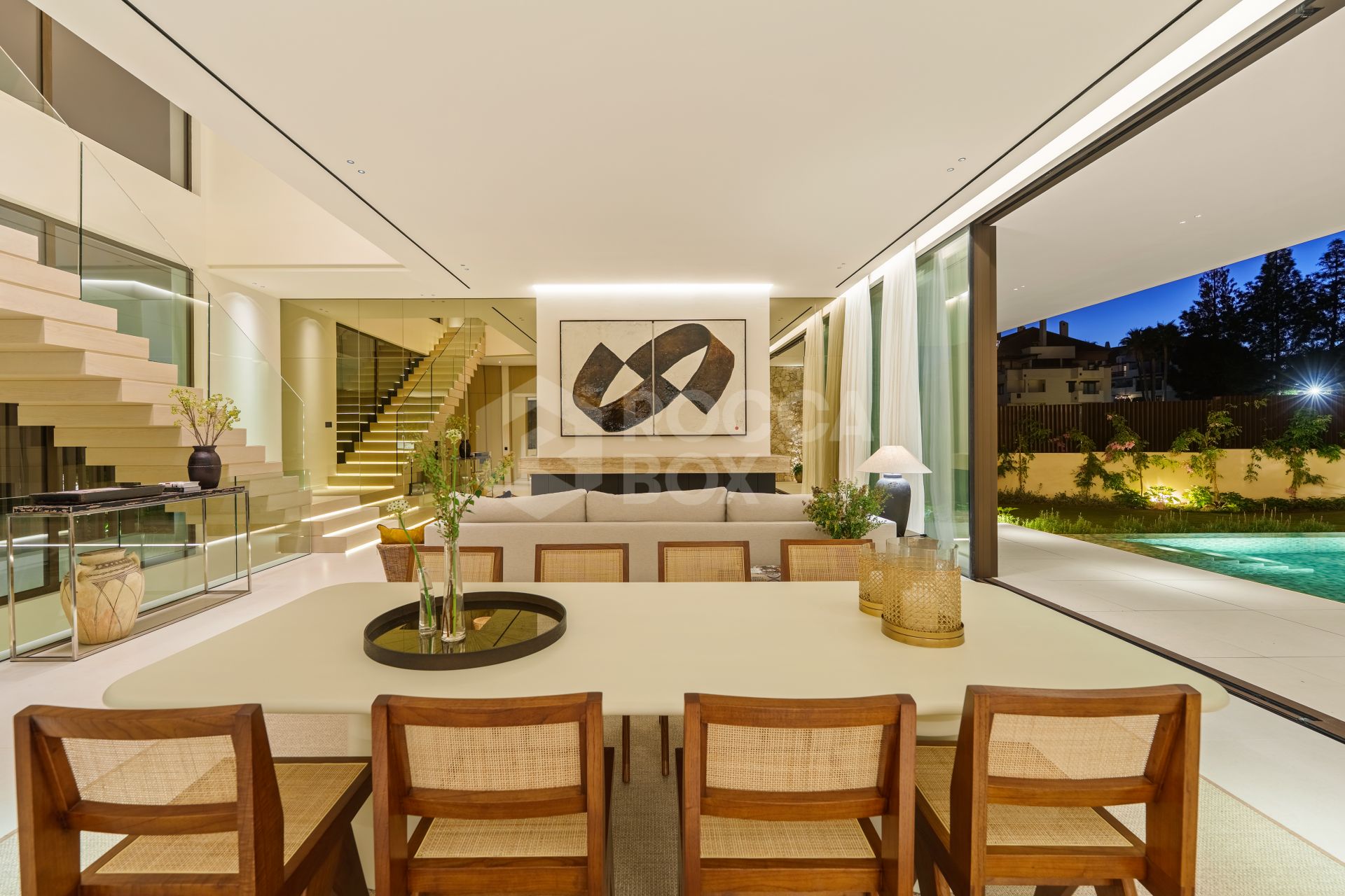 Modern Architectural Villa Surrounded by Nature’s Serenity